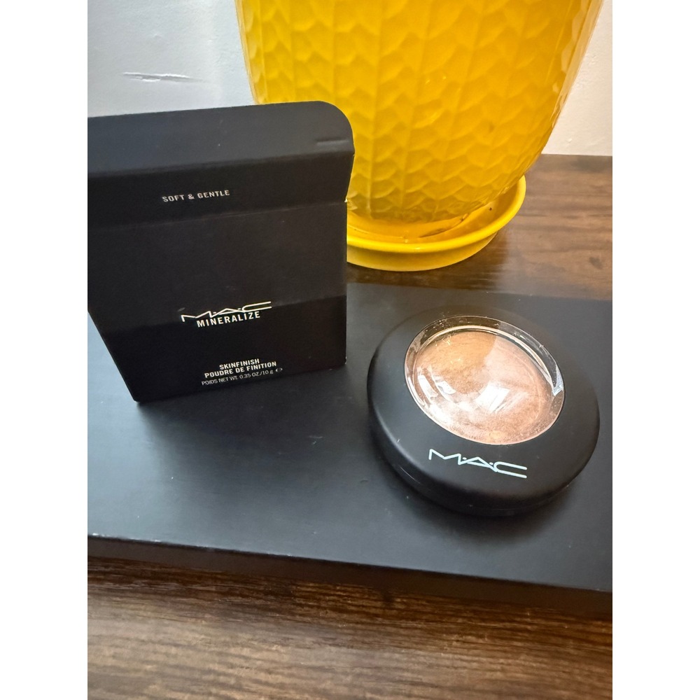 MAC Mineralize Skinfinish Soft & Gentle Highlighter Powder 0.35oz 10g New in Box
